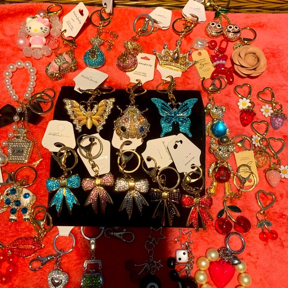 Just a few of my bag charm keychains - Picture 1 of 1